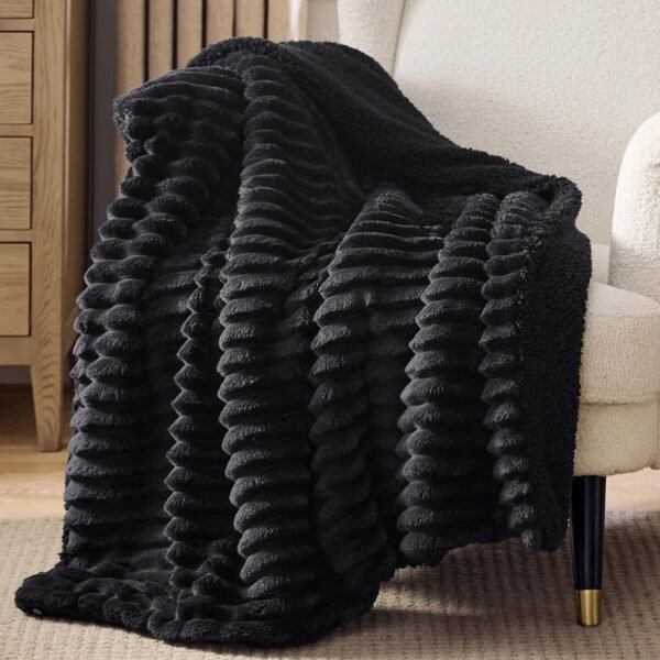 Throw Blanket for Couch - Super Soft Cozy Fleece Thick Warm Blanket for Winter, Plush Black Throw Gift for Women, 50x60 Inches